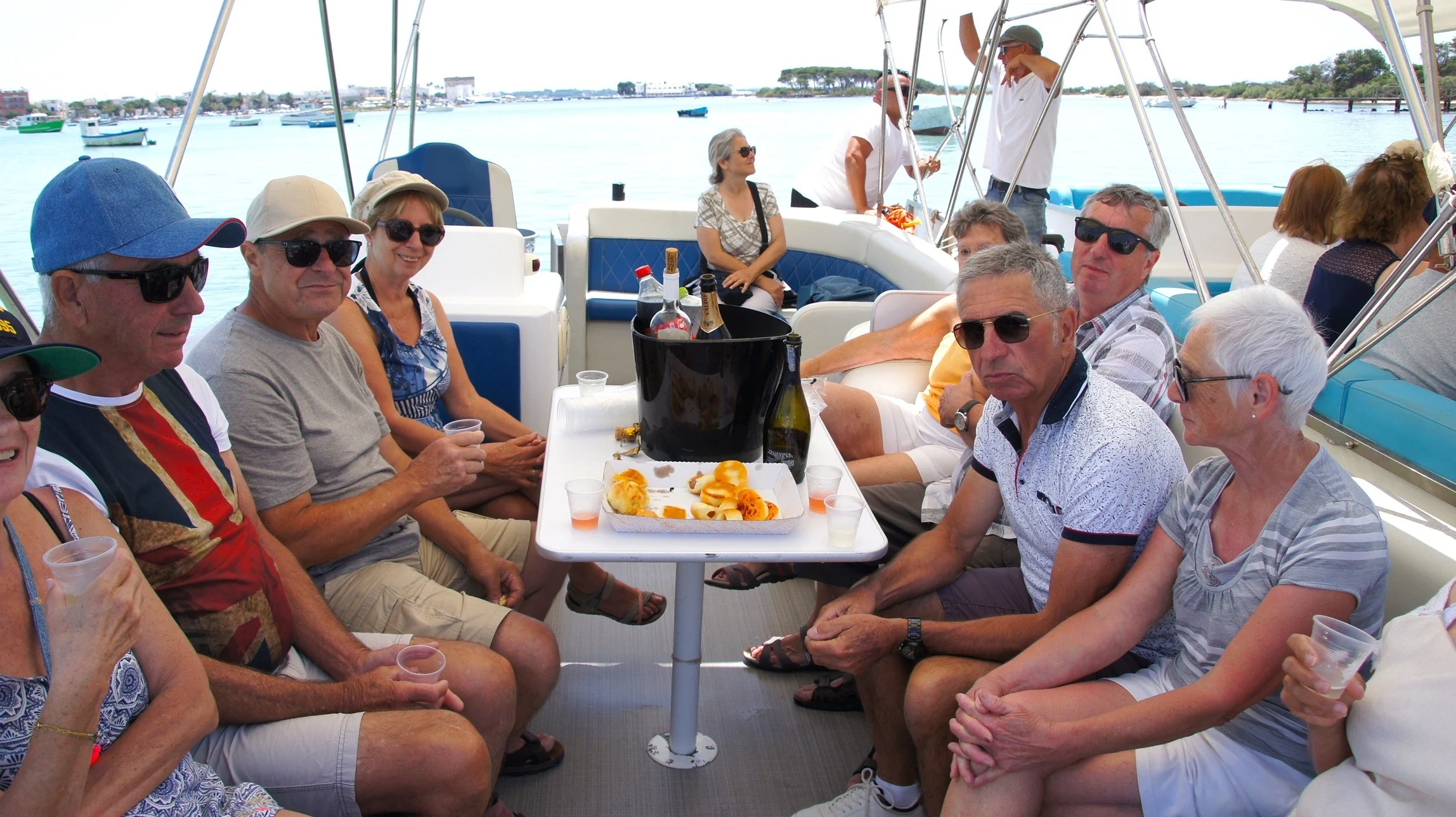 Apéro sur la croisière en Mer Ionienne