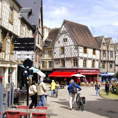 Place Gordaine dans le vieux Bourges