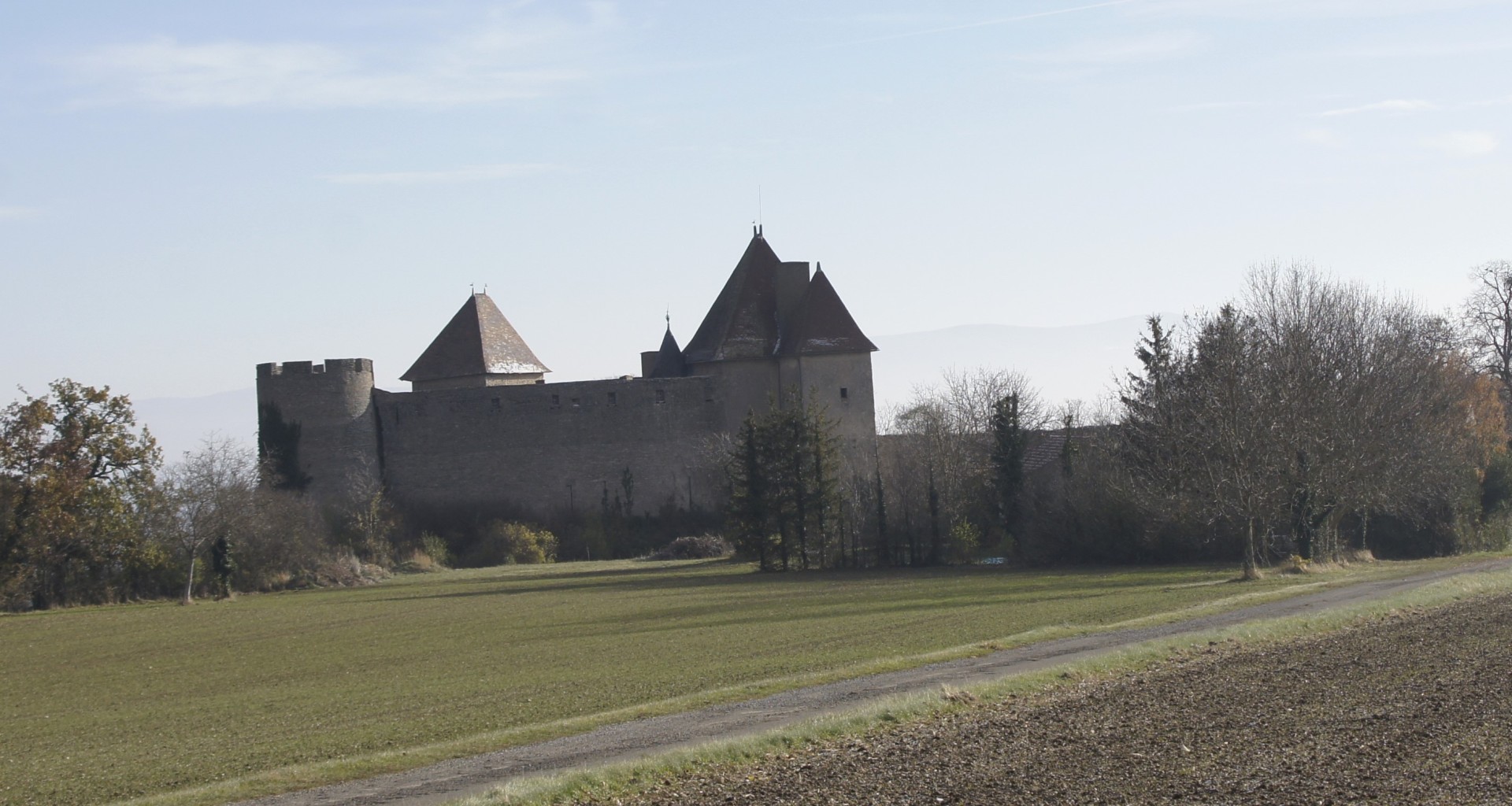 Chateau de la roche XIII ème siecle à Chaptuzat