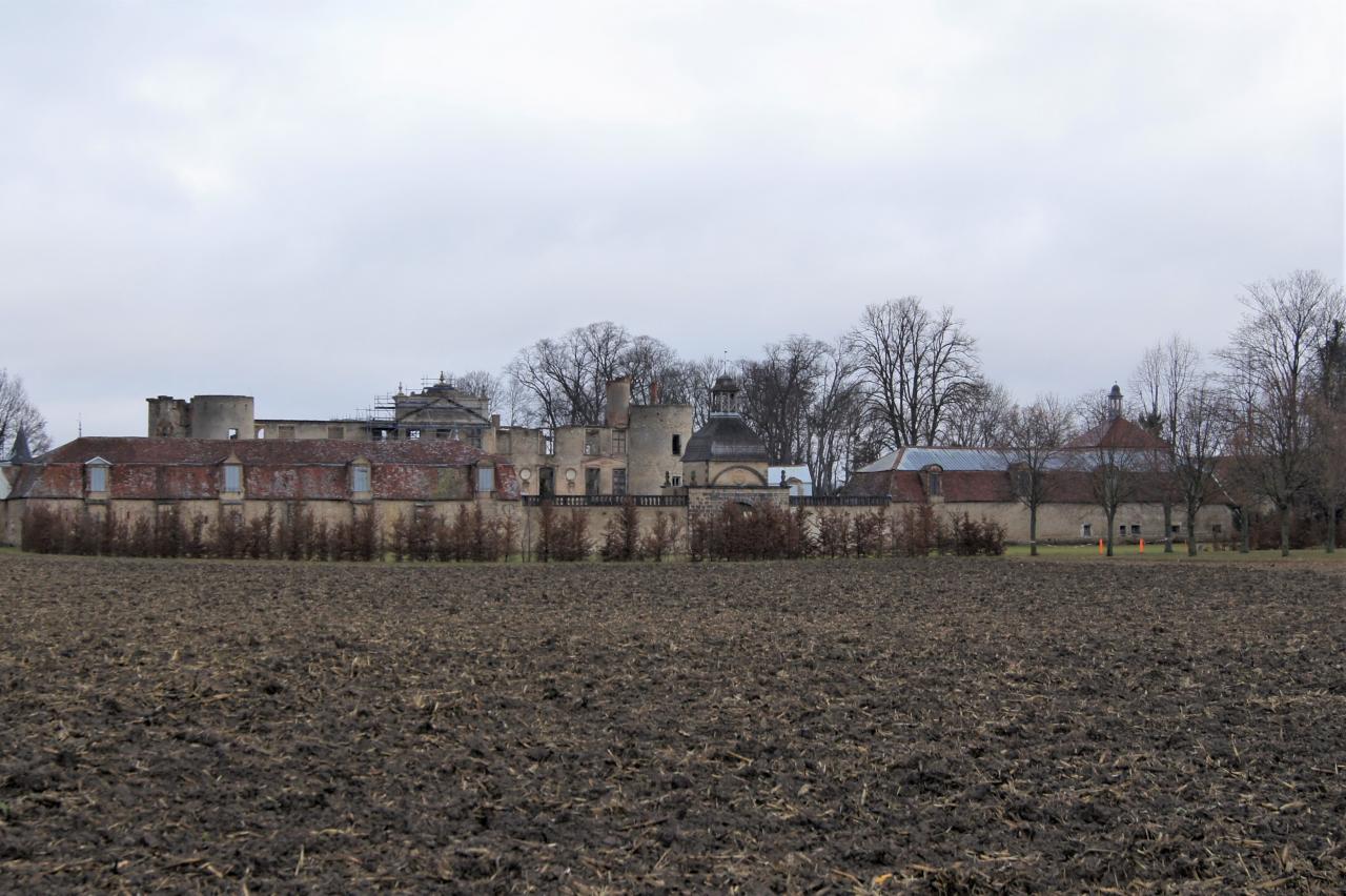 Chateau  sur les  chemins de  Vensat