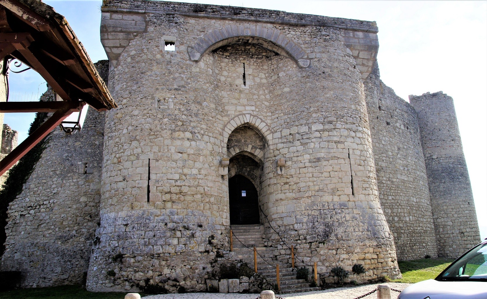 Entrée du chateau de Billy