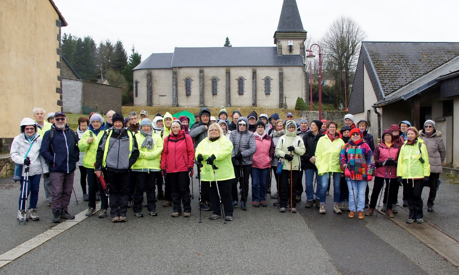 Groupe de marcheurs à Pulvérières