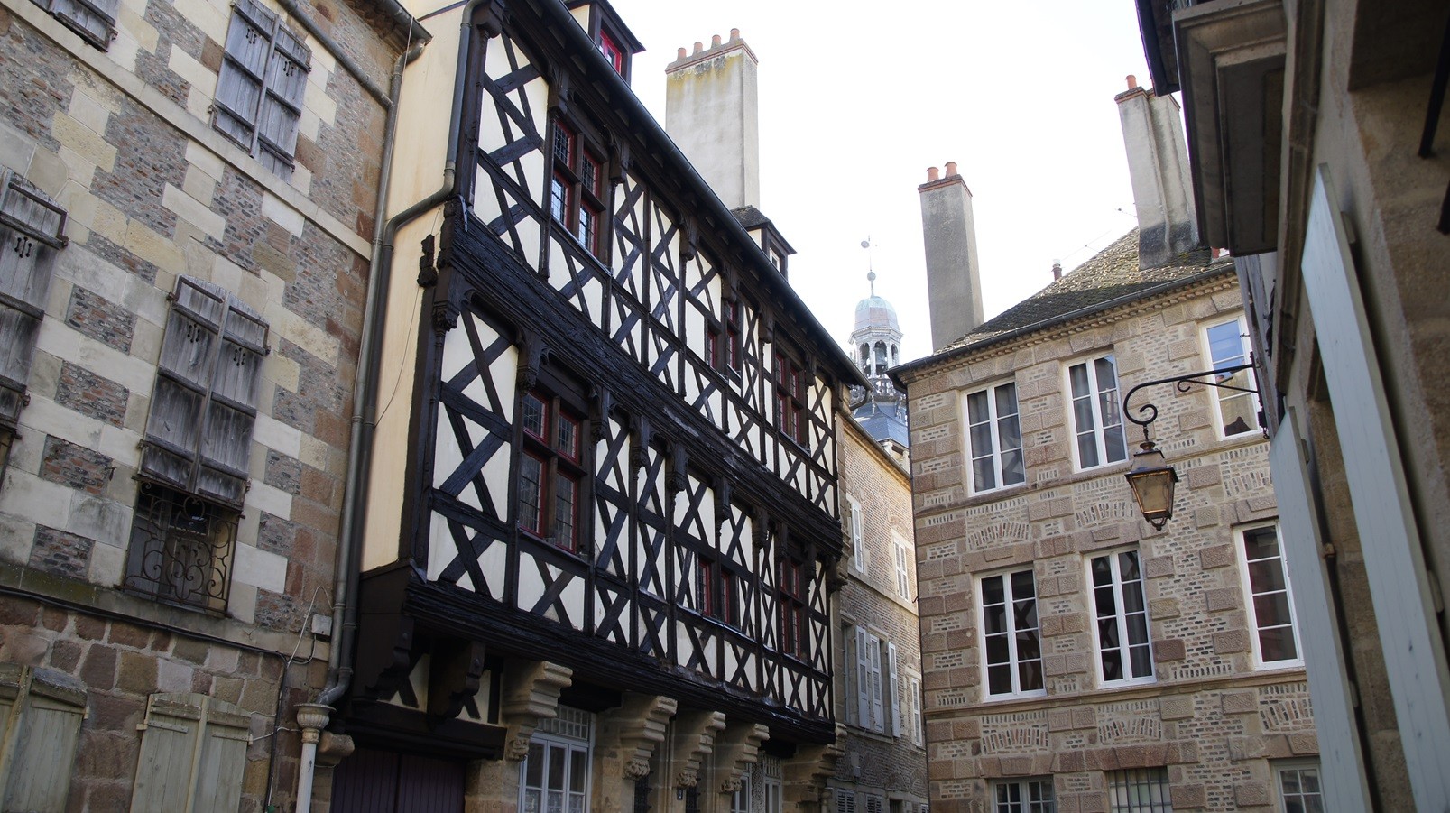 Maison à colombages rue Grenier XVème à Moulins