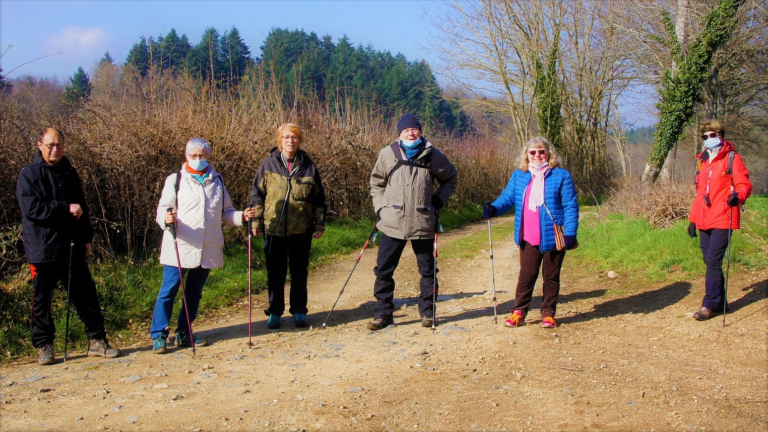 Marcheurs à Ferriéres sur Sichon1