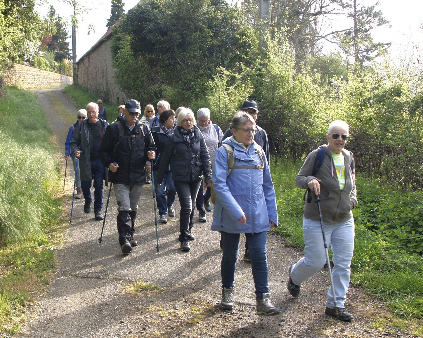 Marcheurs 1 sur les chemins à Buxières les Mines