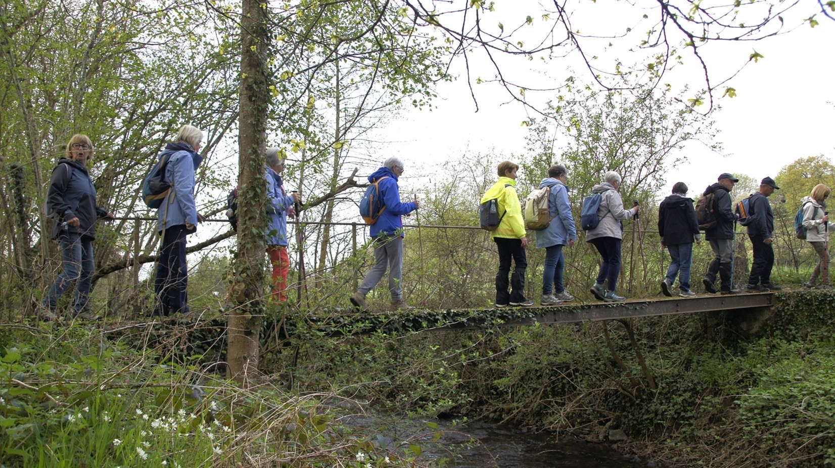 Marcheurs 2 sur les chemins à Buxières les Mines