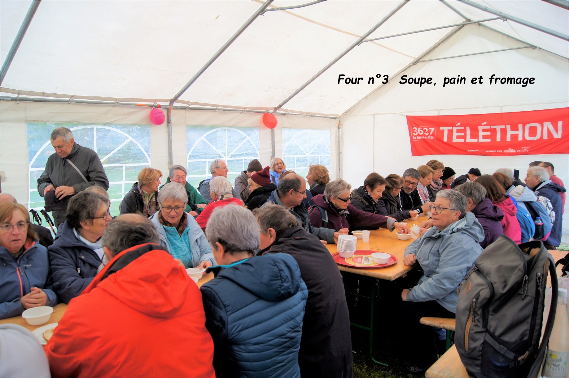 Pause soupe sur le parcours à Vinzelles novembre 2019