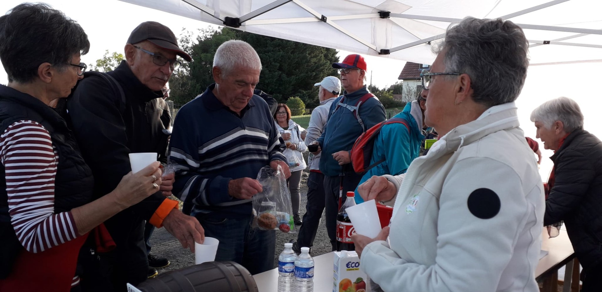 Ravitaillement sur la marche des noyers-1