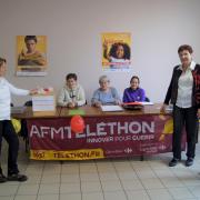 Remise du chèque pour le téléthon novembre 2019