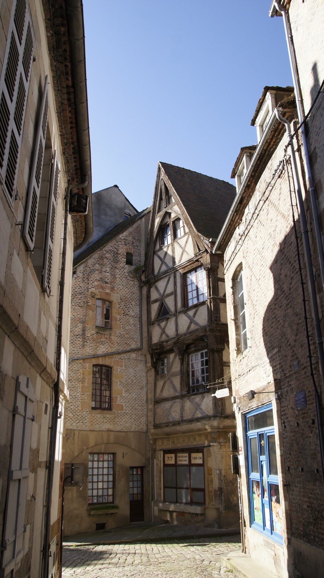 Rue Grenier XVème à Moulins