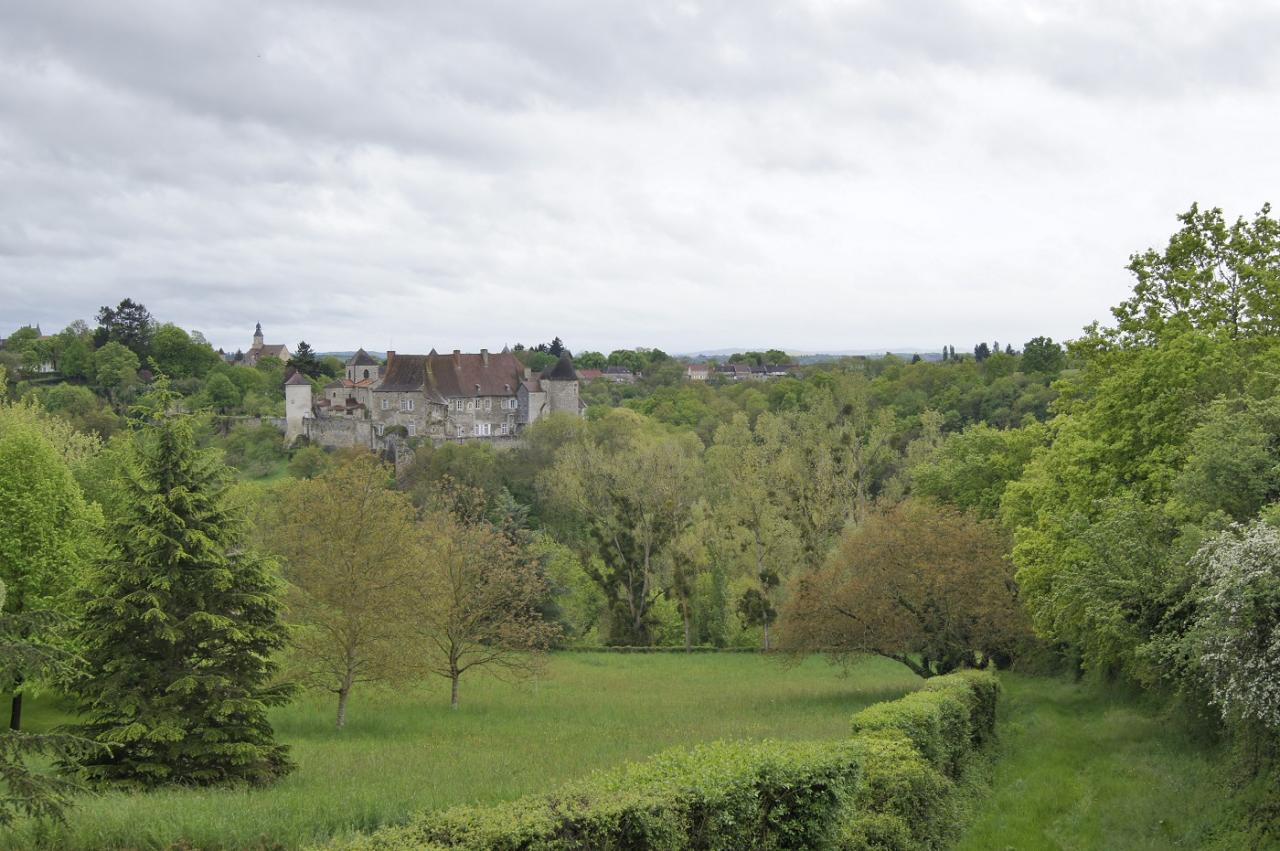 Sortie Chantelle vue sur le chateau