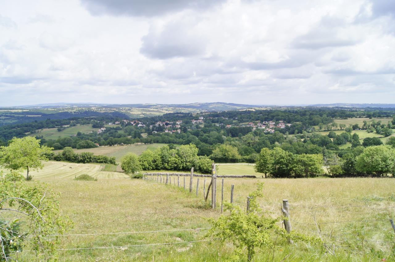 Vue autour du Gour de Tazenat