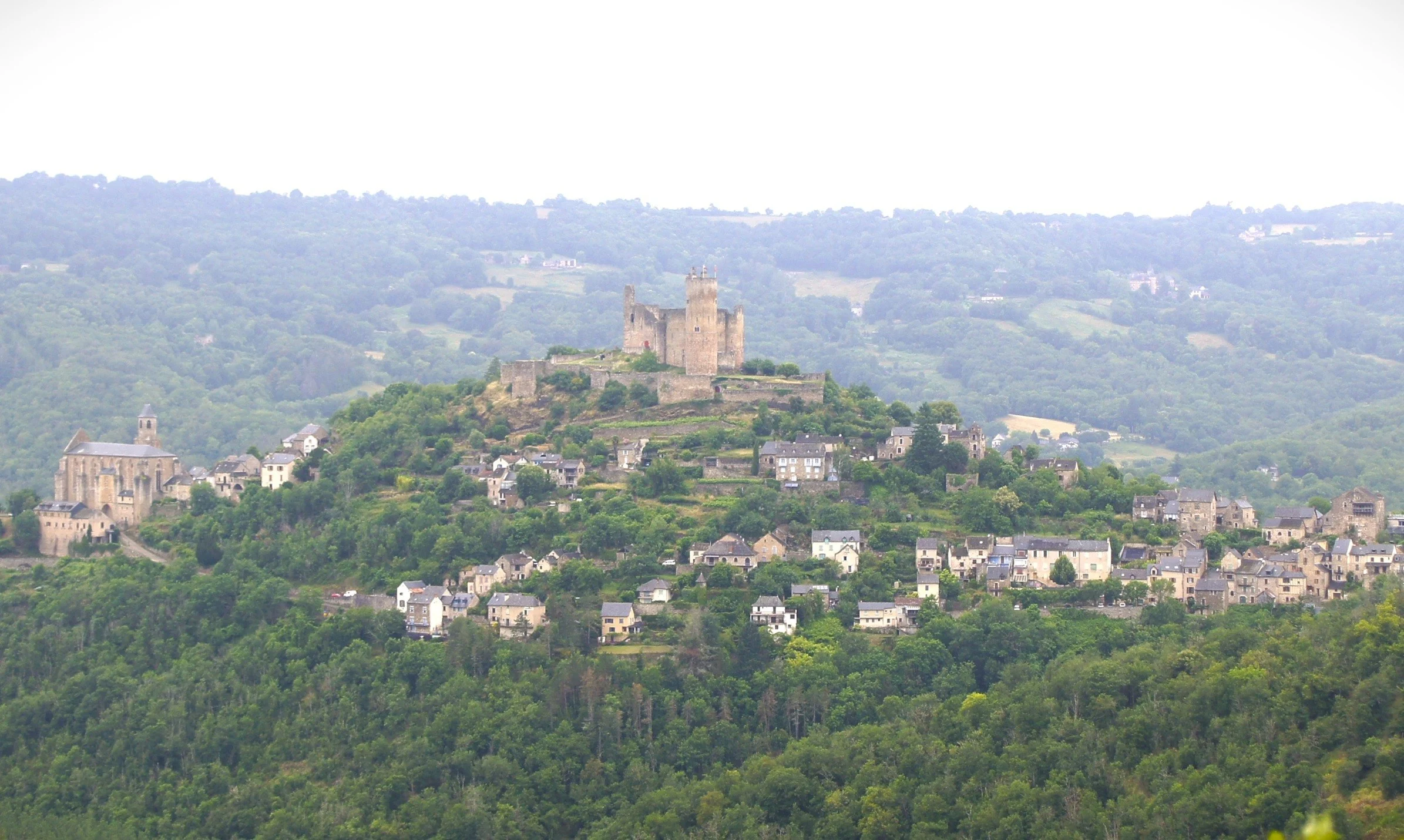 Vue sur le chateau de Najac